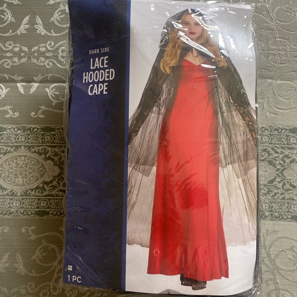 DARK SIDE 🖤BLACK🖤 LACE HOODED COSTUME CAPE ONE SIZE FITS MOST 🌟NWT🌟 - Picture 2 of 6